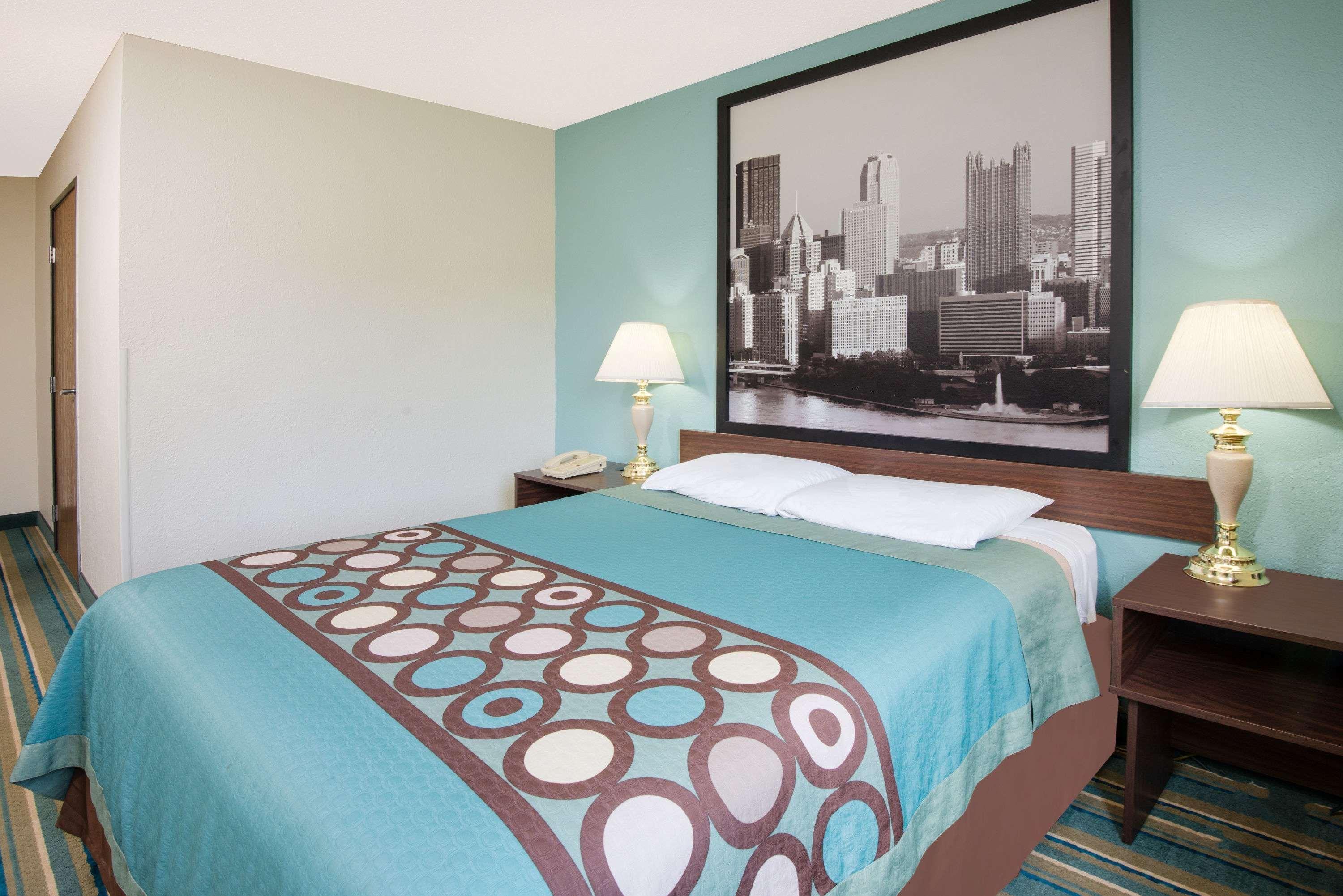 Super 8 By Wyndham Pittsburgh Pa Airport-university Area Hotel 2*