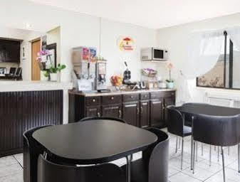 Super 8 By Wyndham Pittsburgh Pa Airport-university Area